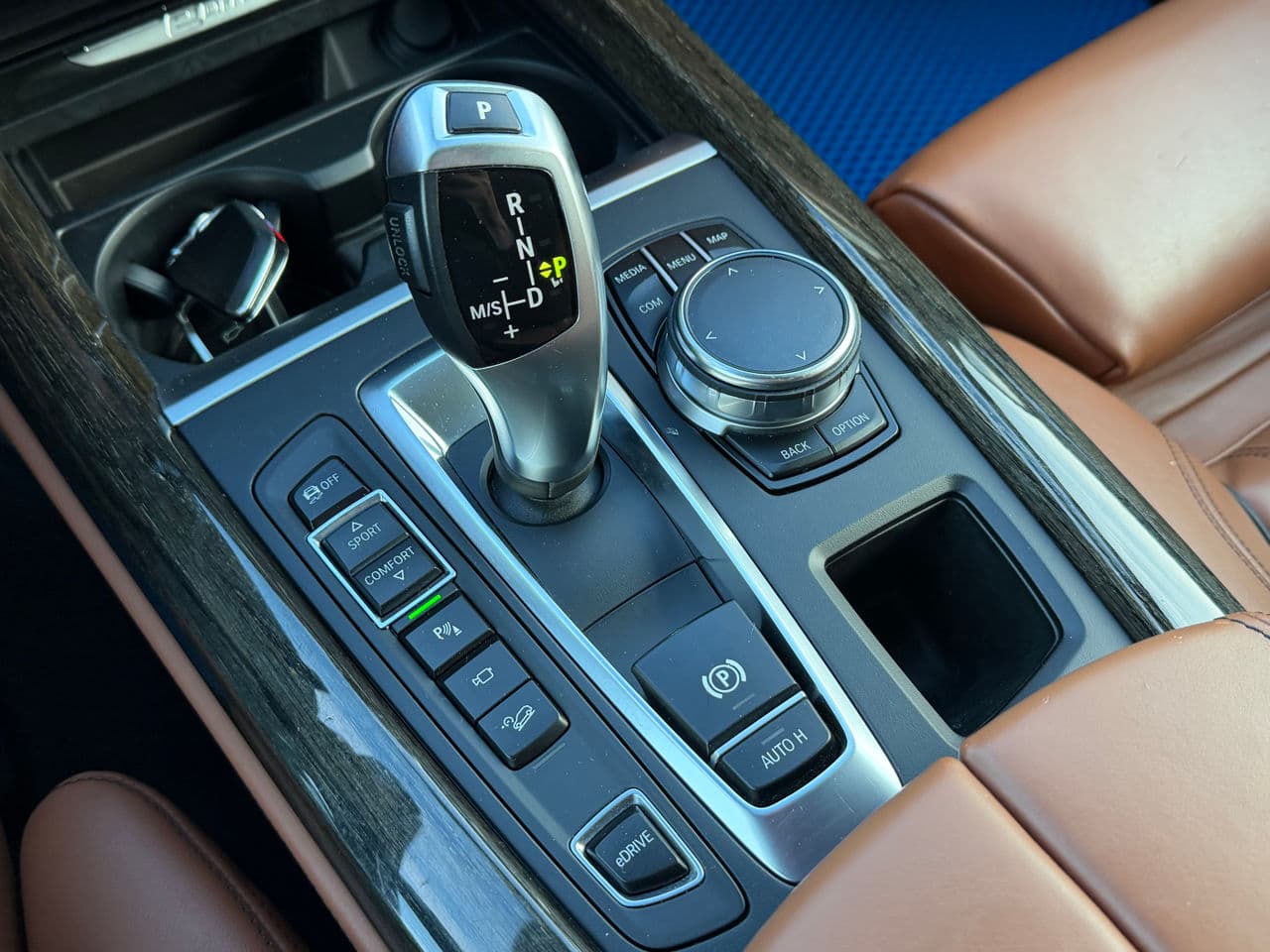 BMW X5 4.0e 2017 — Миниатюра 16