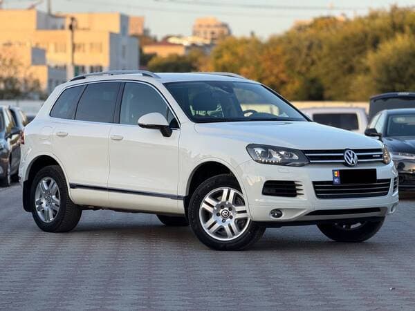 2010 Volkswagen Touareg — Miniatură 2