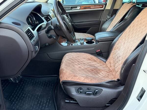 2010 Volkswagen Touareg — Miniatură 8