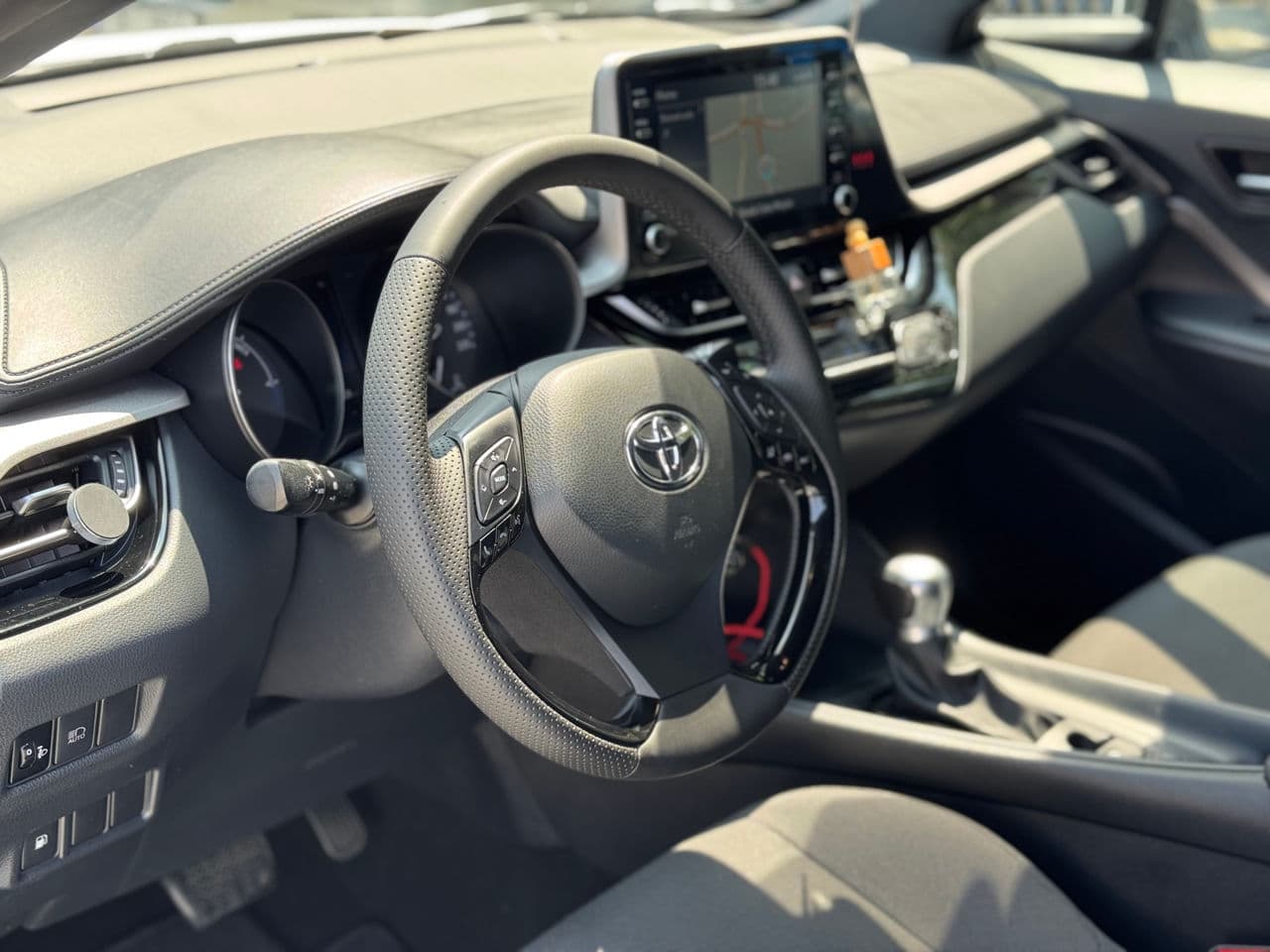 Toyota C-HR 2020 — Миниатюра 9