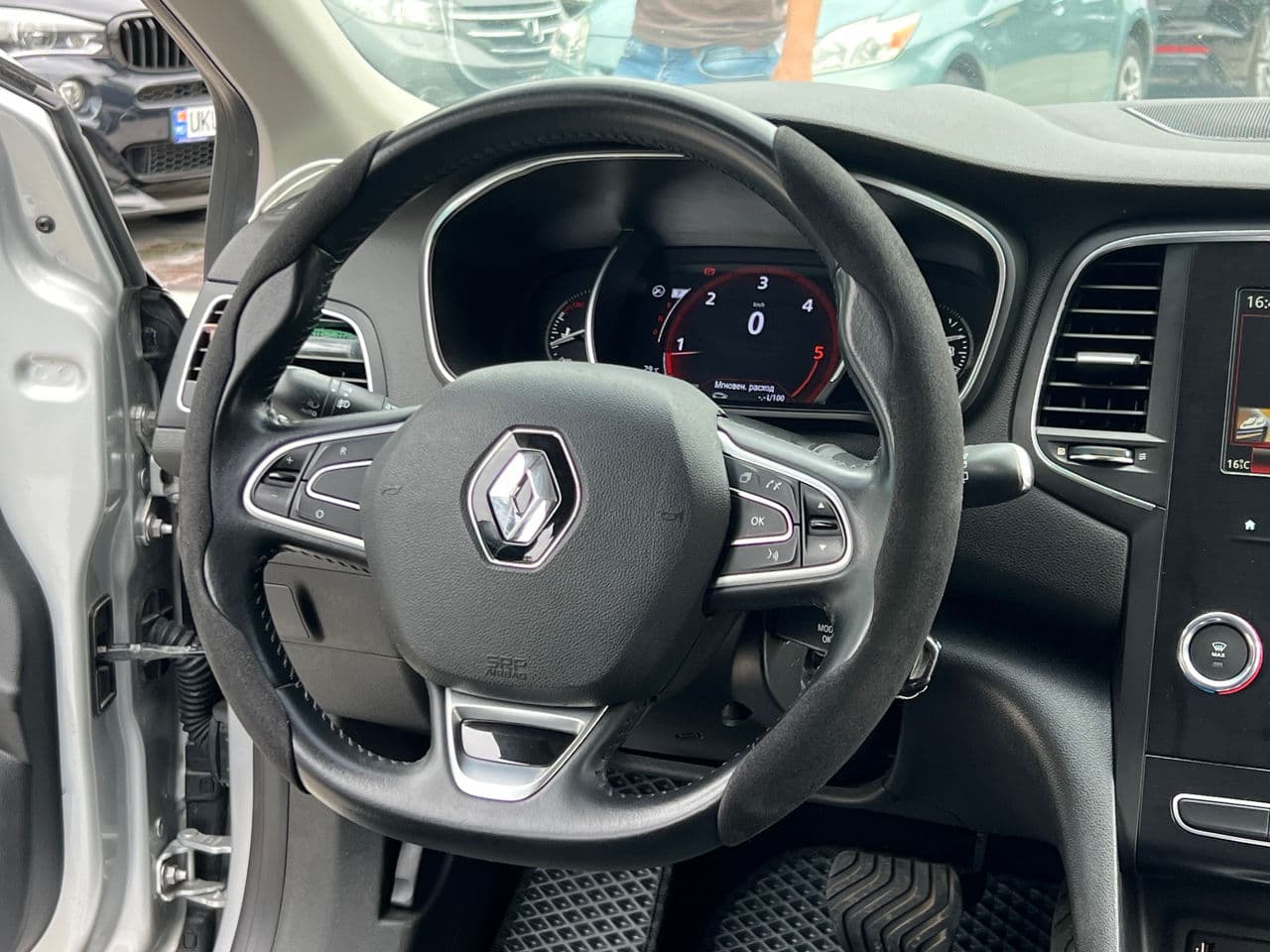 Renault Megane 2018 — Миниатюра 10