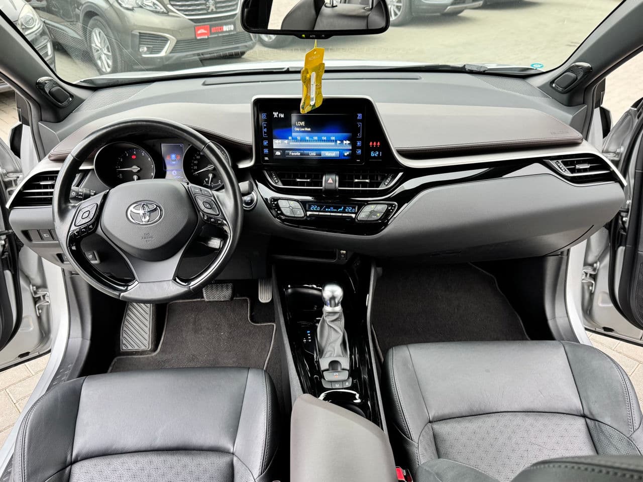 Toyota C-HR 2019 — Миниатюра 6