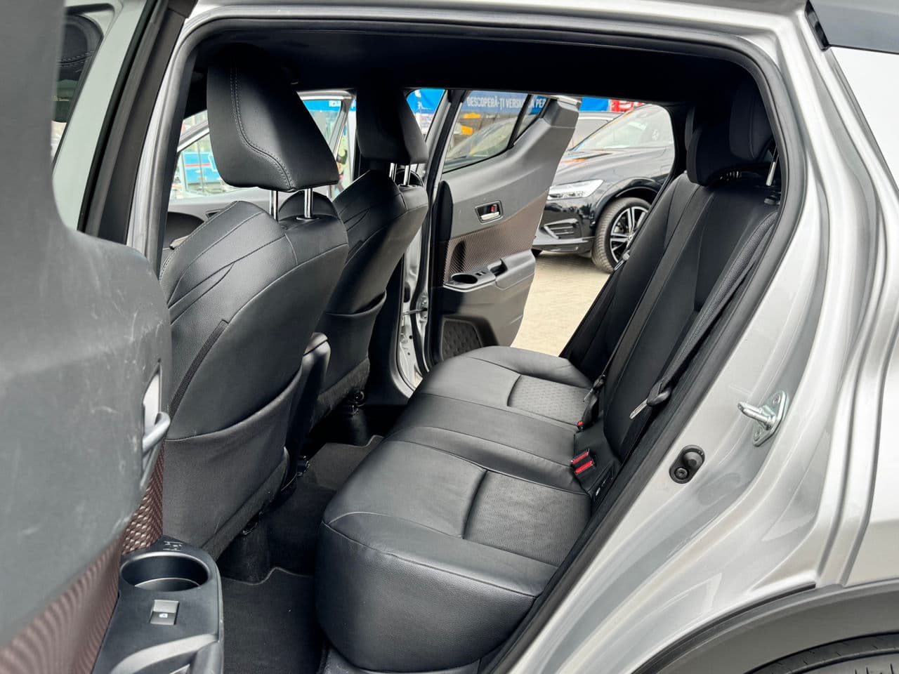 Toyota C-HR 2019 — Миниатюра 13