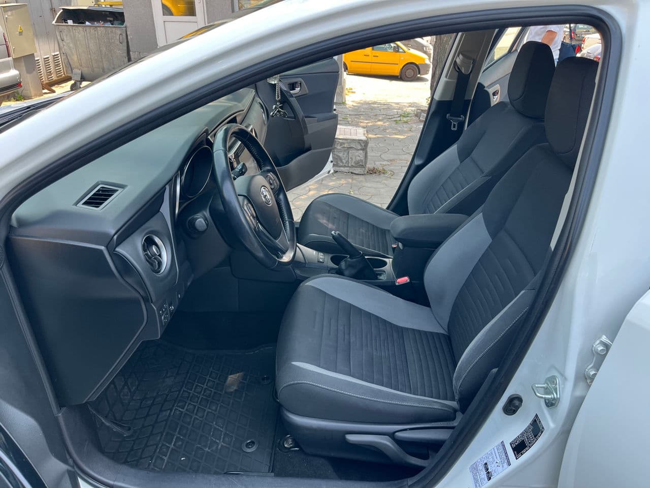 Toyota Auris 2018 — Миниатюра 5