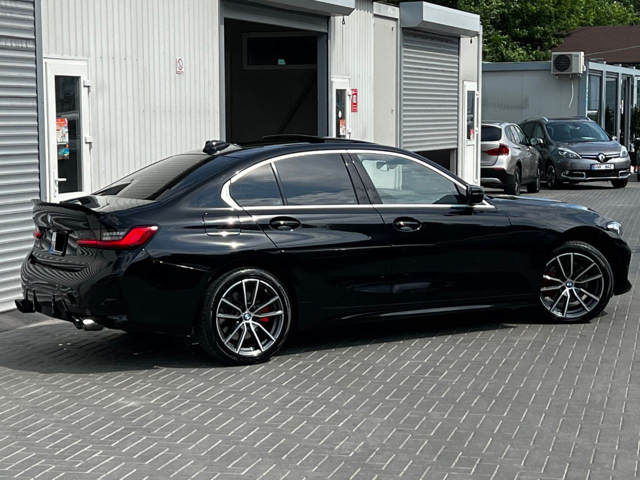 BMW 330 2019 — Миниатюра 2