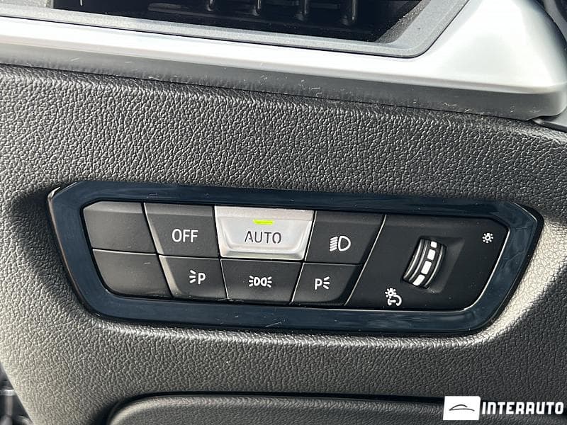 BMW 330 2019 — Миниатюра 13