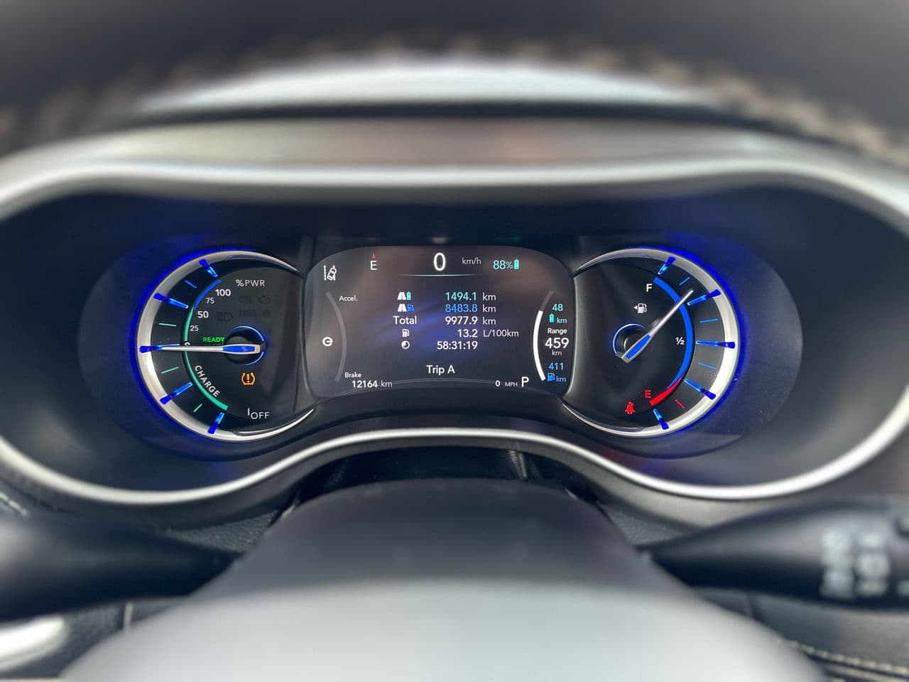Chrysler Pacifica 2023 — Миниатюра 13