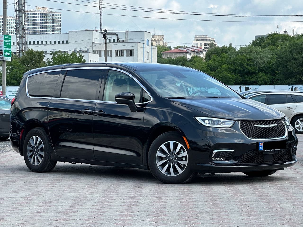 Chrysler Pacifica 2023 — Миниатюра 4