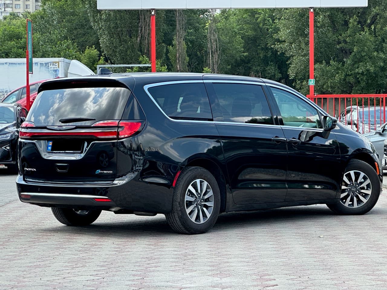 Chrysler Pacifica 2023 — Миниатюра 3