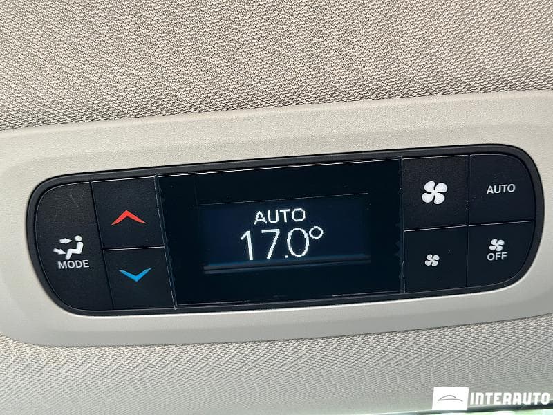 Chrysler Pacifica 2023 — Миниатюра 16