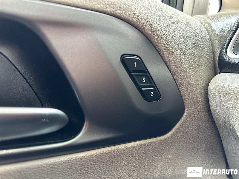 Chrysler Pacifica 2023 — Миниатюра 19