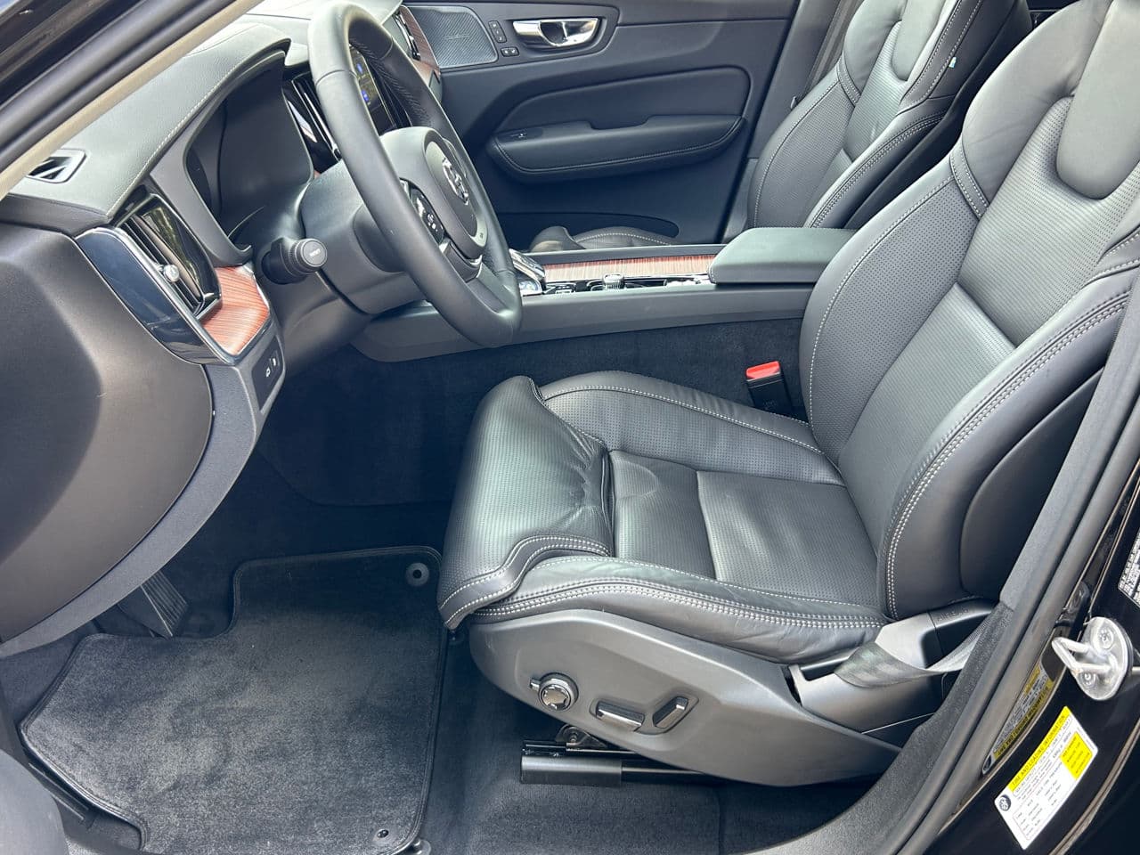 Volvo XC 60 2024 — Миниатюра 9
