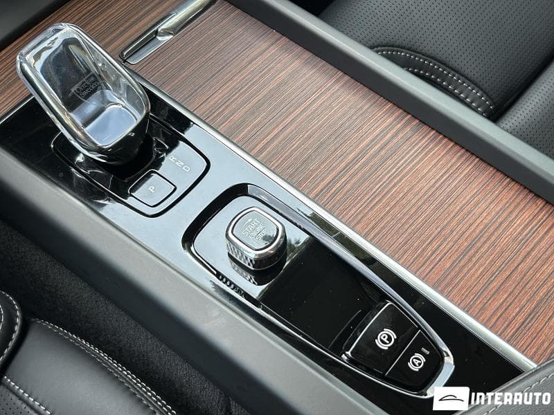 Volvo XC 60 2024 — Миниатюра 16