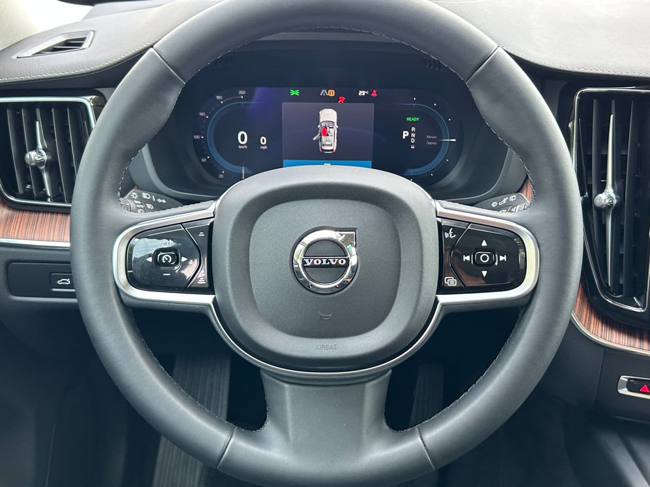 Volvo XC 60 2024 — Миниатюра 11