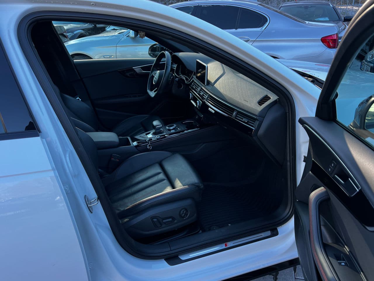Audi A4 2018 — Миниатюра 8