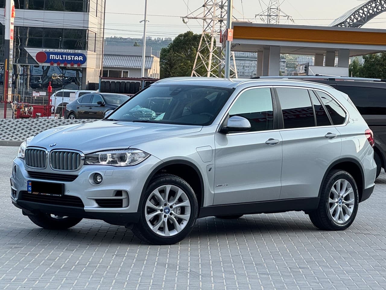 2017 BMW X5 4.0e — Miniatură 2