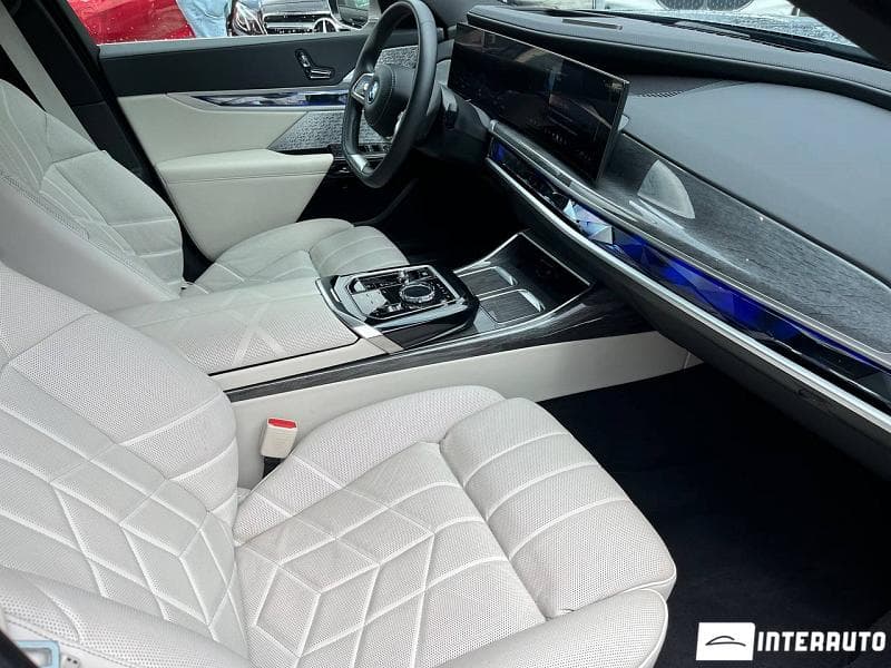 BMW i7 XDrive60 2024 — Миниатюра 7