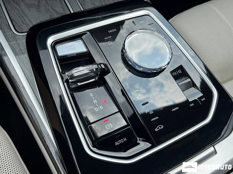 BMW i7 XDrive60 2024 — Миниатюра 14