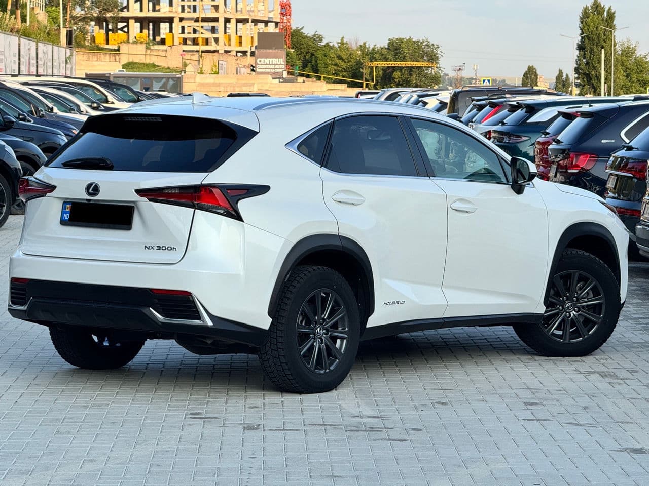 Lexus NX 300H 2018 — Миниатюра 3