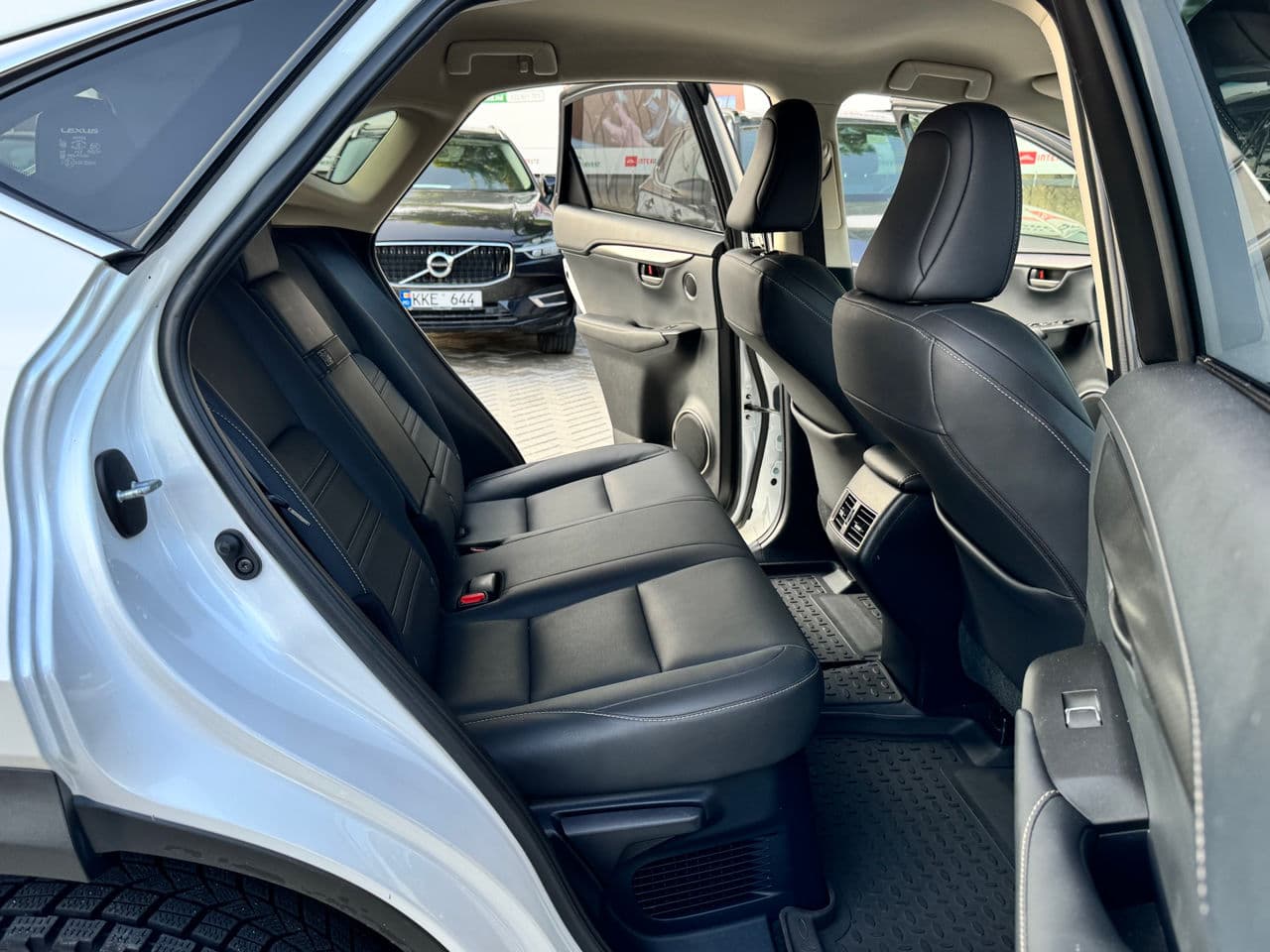 Lexus NX 300H 2018 — Миниатюра 14