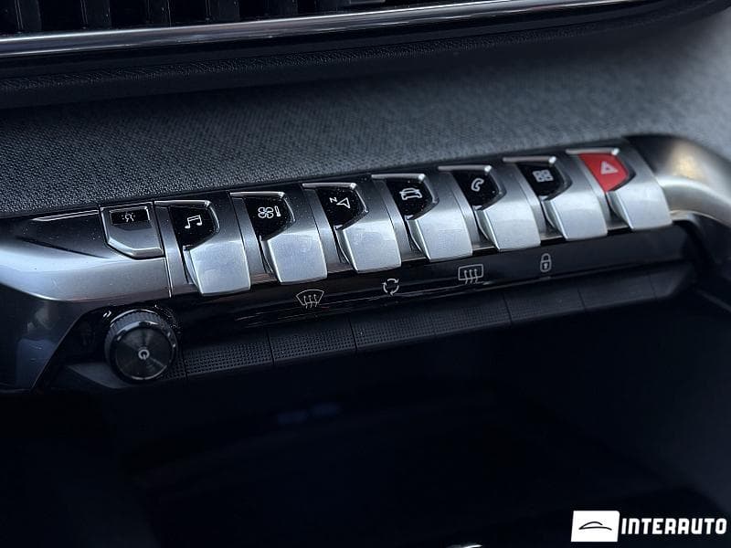 Peugeot 3008 2018 — Миниатюра 16