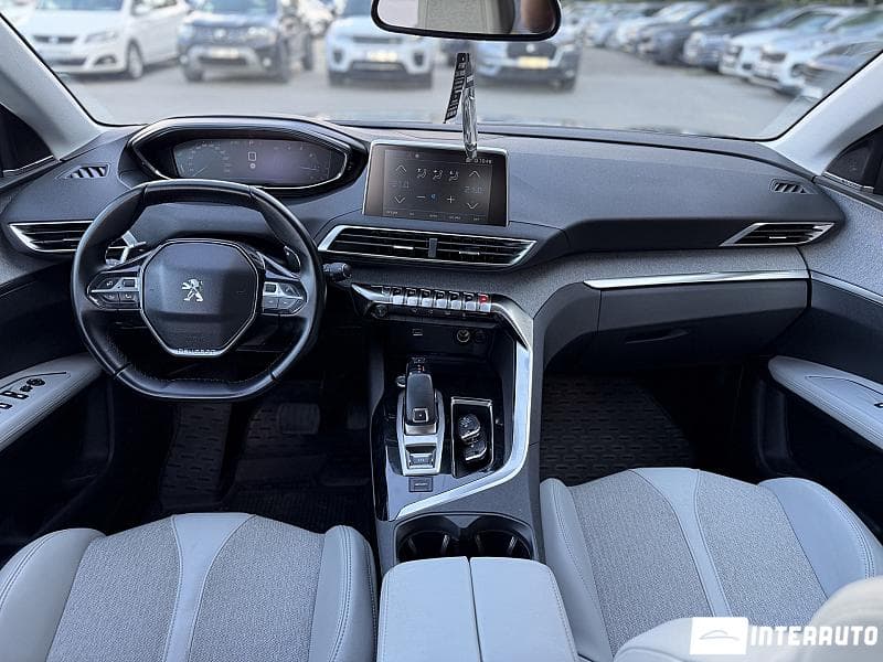 Peugeot 3008 2018 — Миниатюра 18