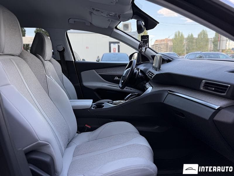 Peugeot 3008 2018 — Миниатюра 21