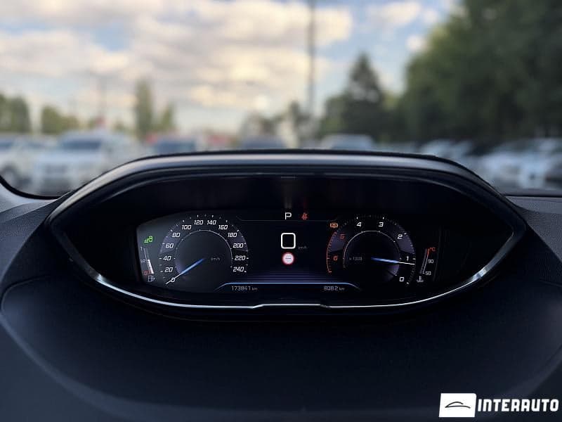 Peugeot 3008 2018 — Миниатюра 13