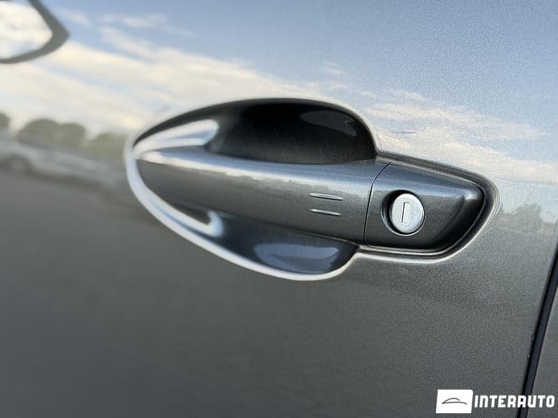 Peugeot 3008 2018 — Миниатюра 5