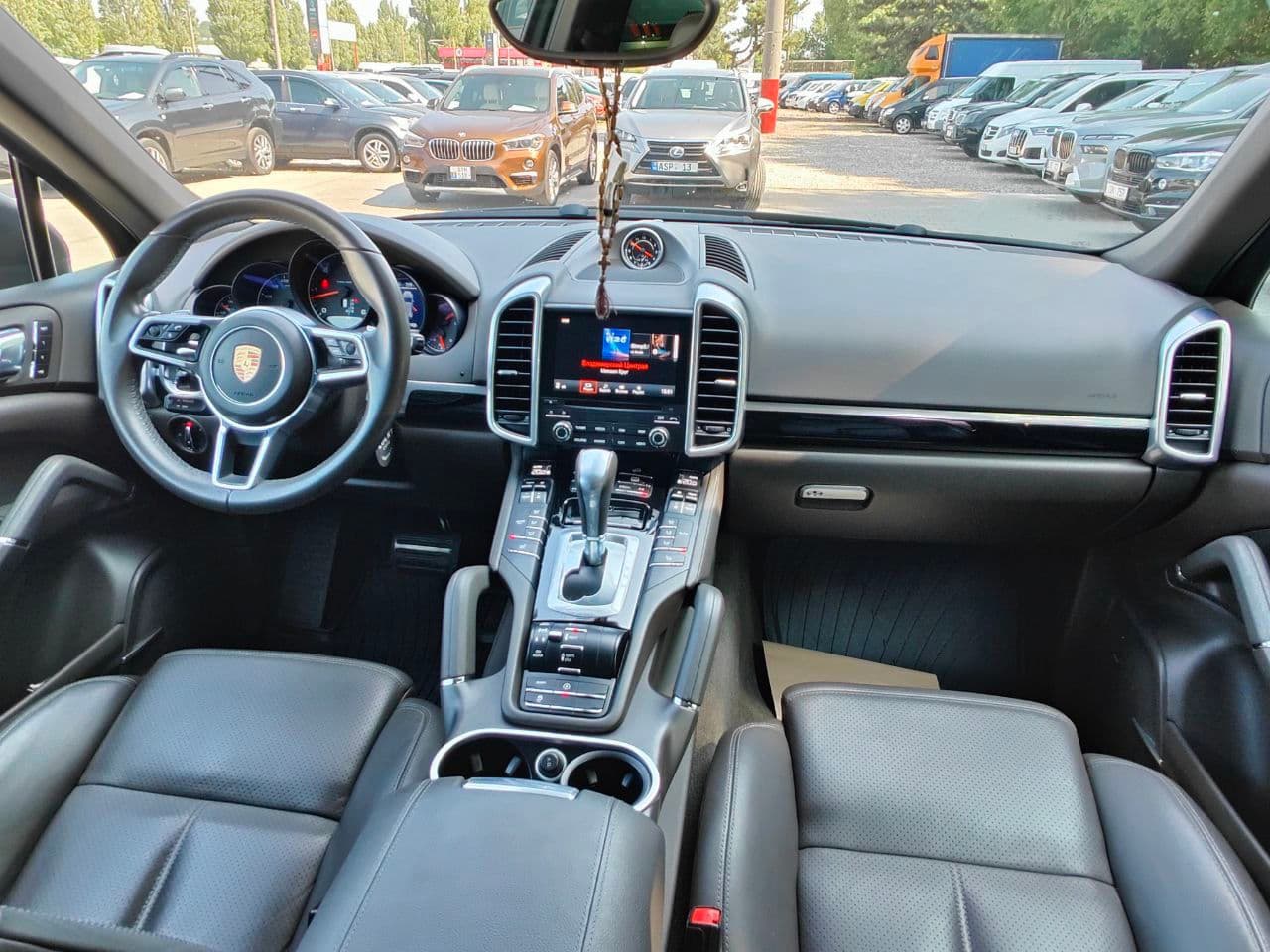 Porsche Cayenne 2016 — Миниатюра 6