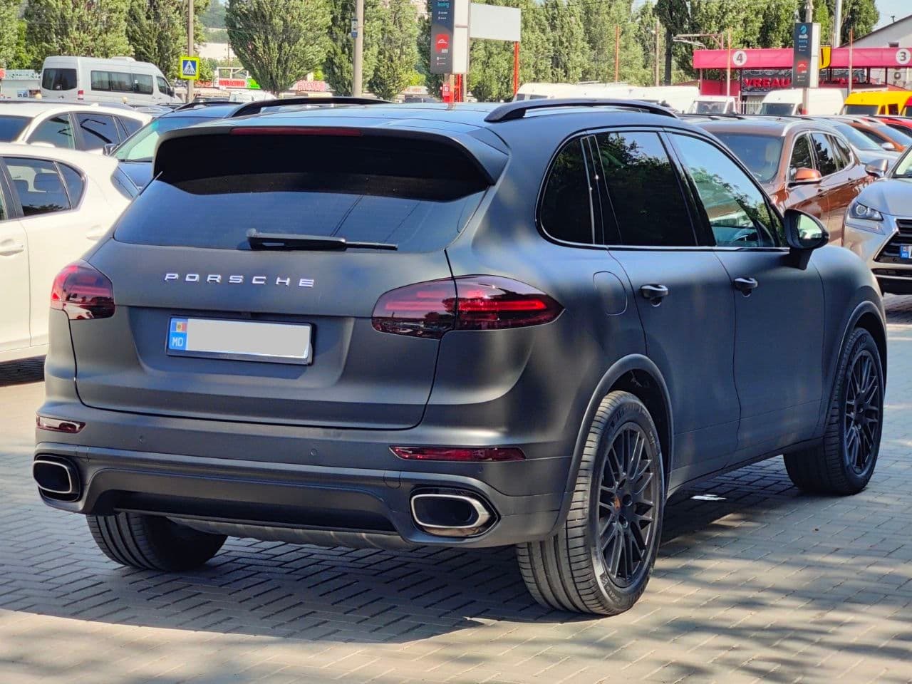 Porsche Cayenne 2016 — Миниатюра 2