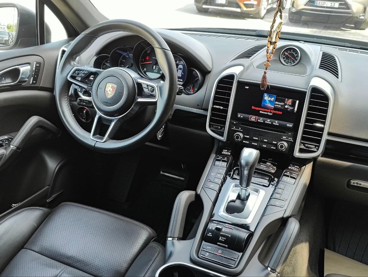 Porsche Cayenne 2016 — Миниатюра 10