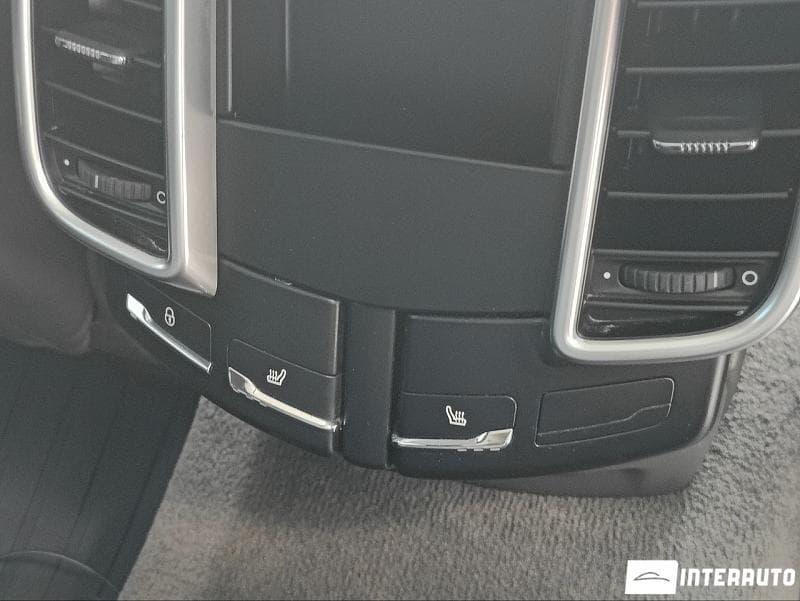 Porsche Cayenne 2016 — Миниатюра 16
