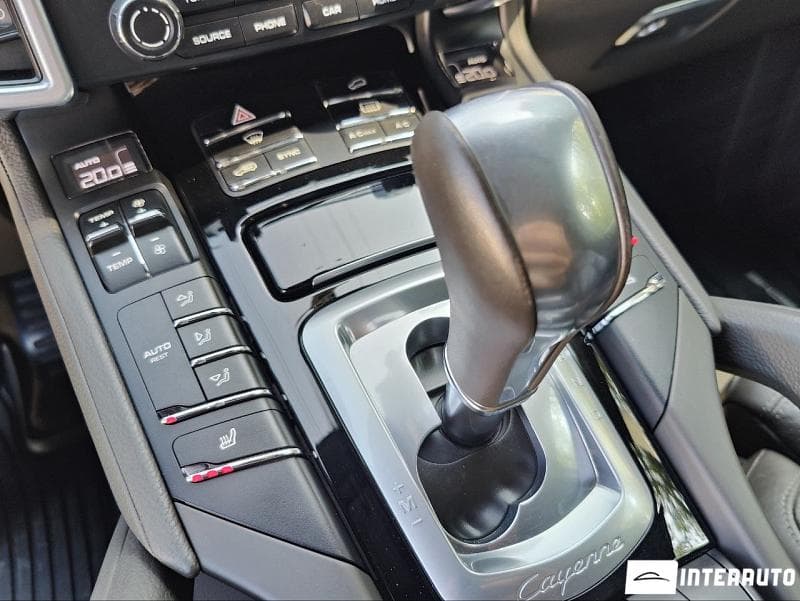 Porsche Cayenne 2016 — Миниатюра 15