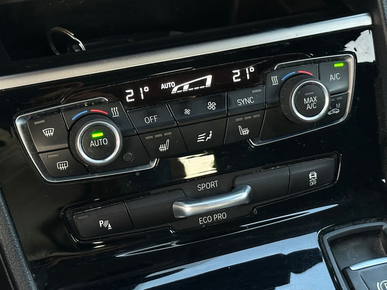 BMW 218i 2019 — Миниатюра 11