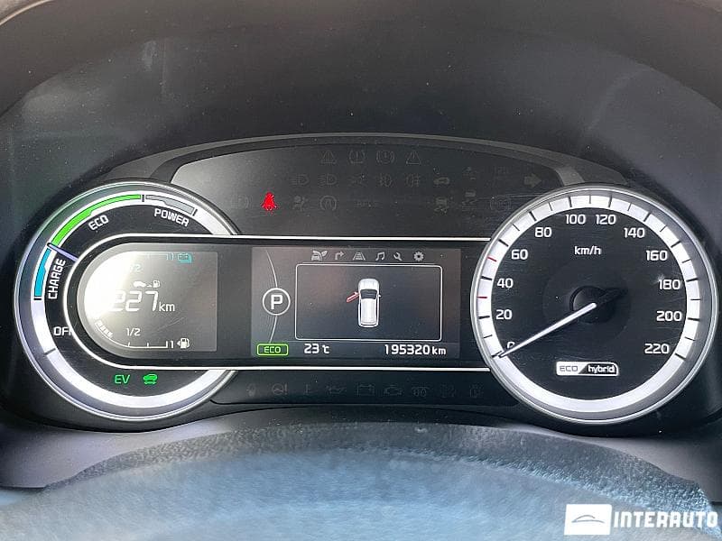 Kia Niro 2016 — Миниатюра 9