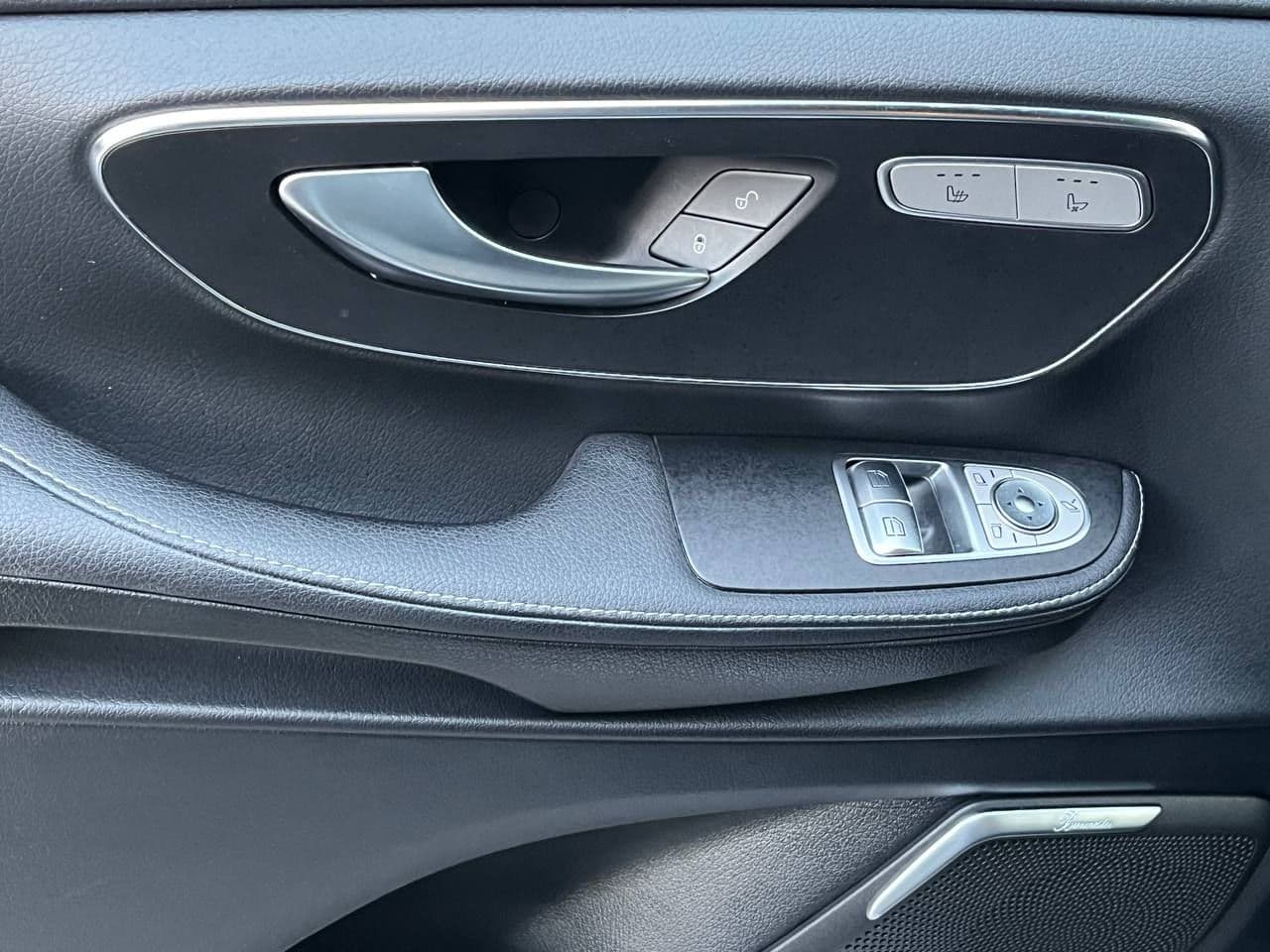 Mercedes V 300 2020 — Миниатюра 5