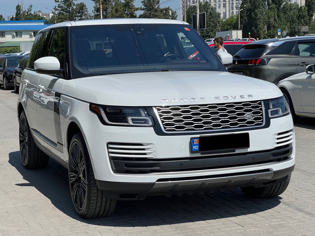 Land Rover Range Rover Vogue 2020 — Миниатюра 3