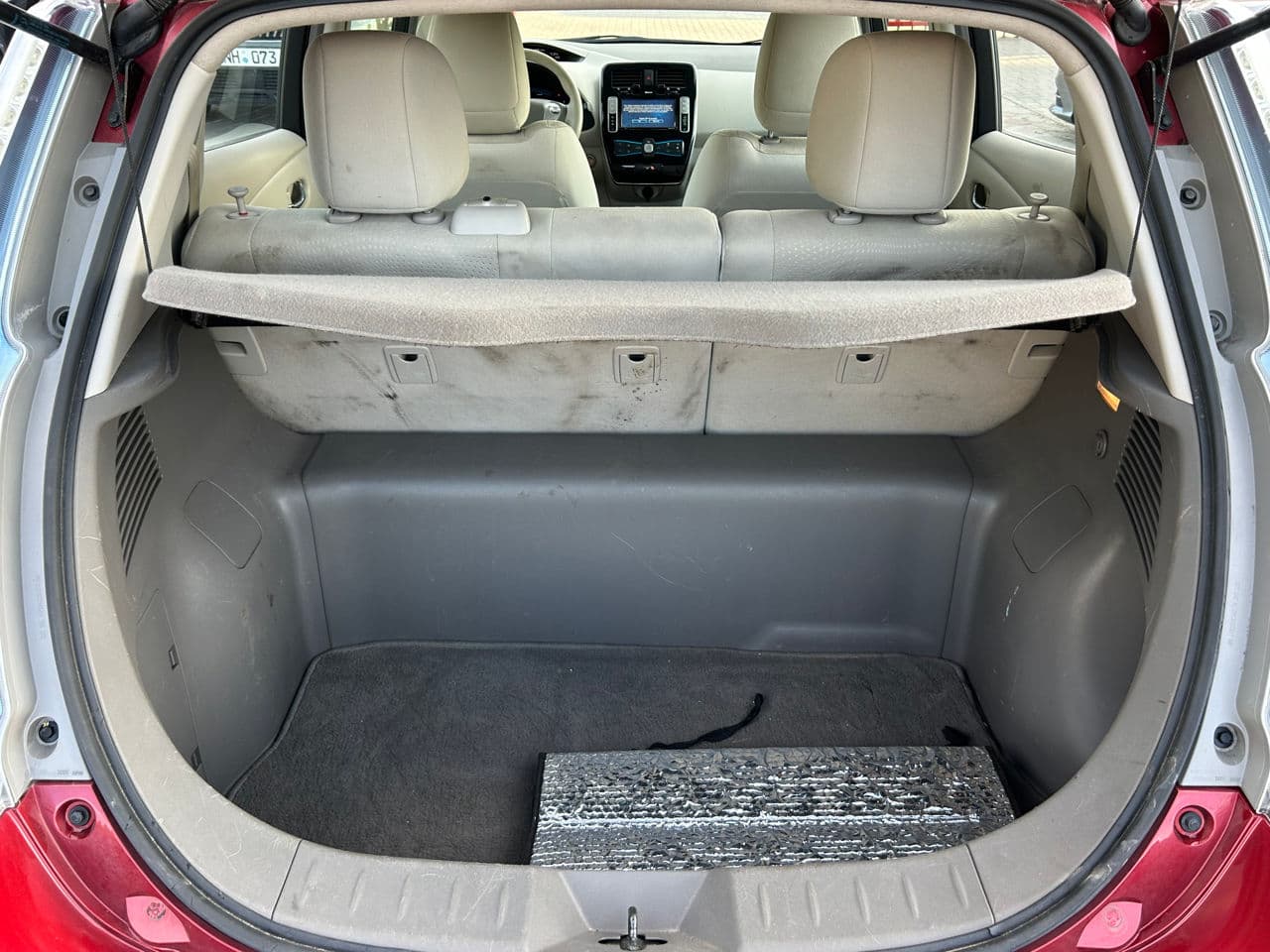 Nissan Leaf 2011 — Миниатюра 18