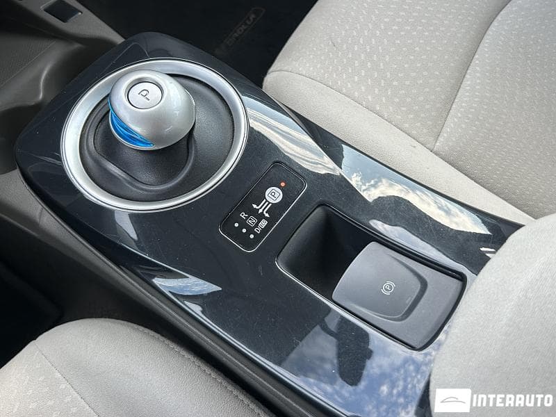 Nissan Leaf 2011 — Миниатюра 14