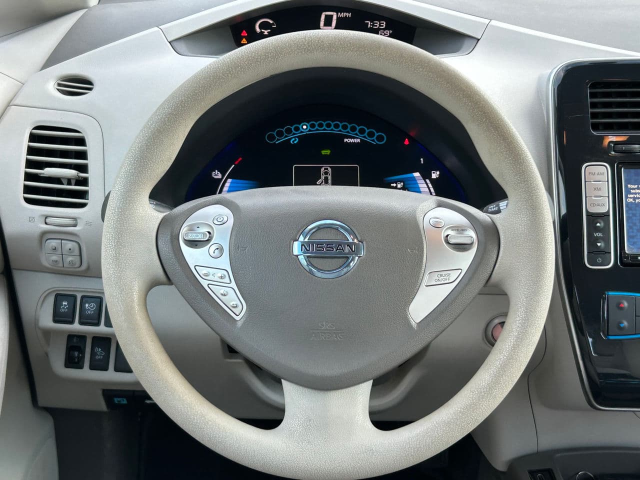 Nissan Leaf 2011 — Миниатюра 11