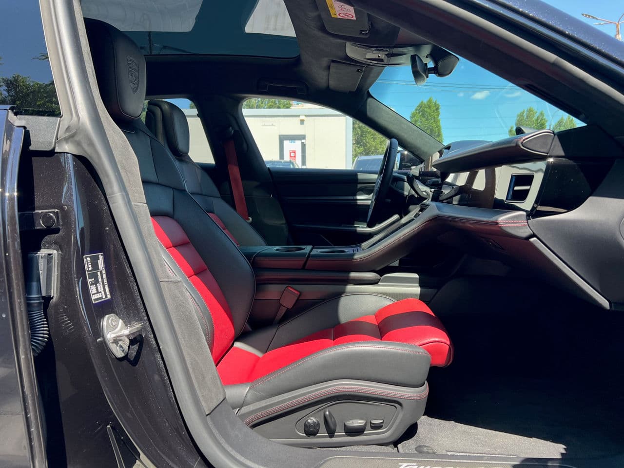 Porsche Taycan 4S 2021 — Миниатюра 18