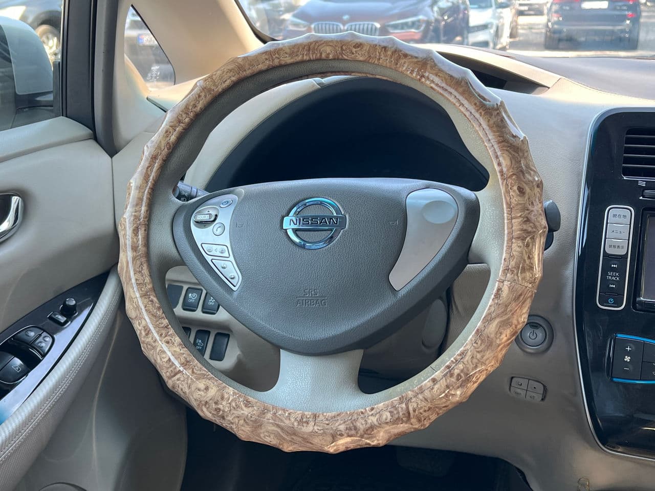 Nissan Leaf 2011 — Миниатюра 9