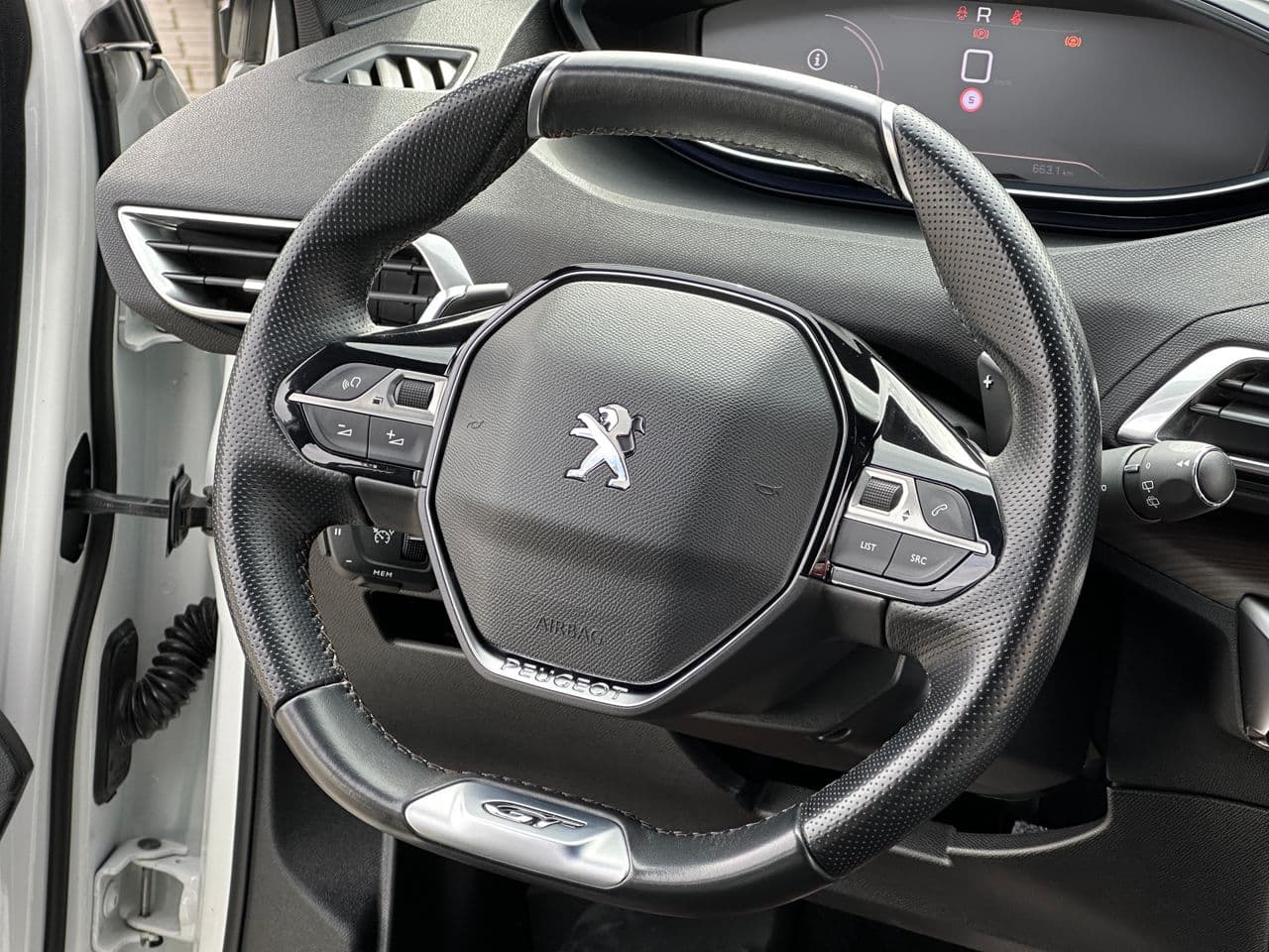 Peugeot 3008 2022 — Миниатюра 7