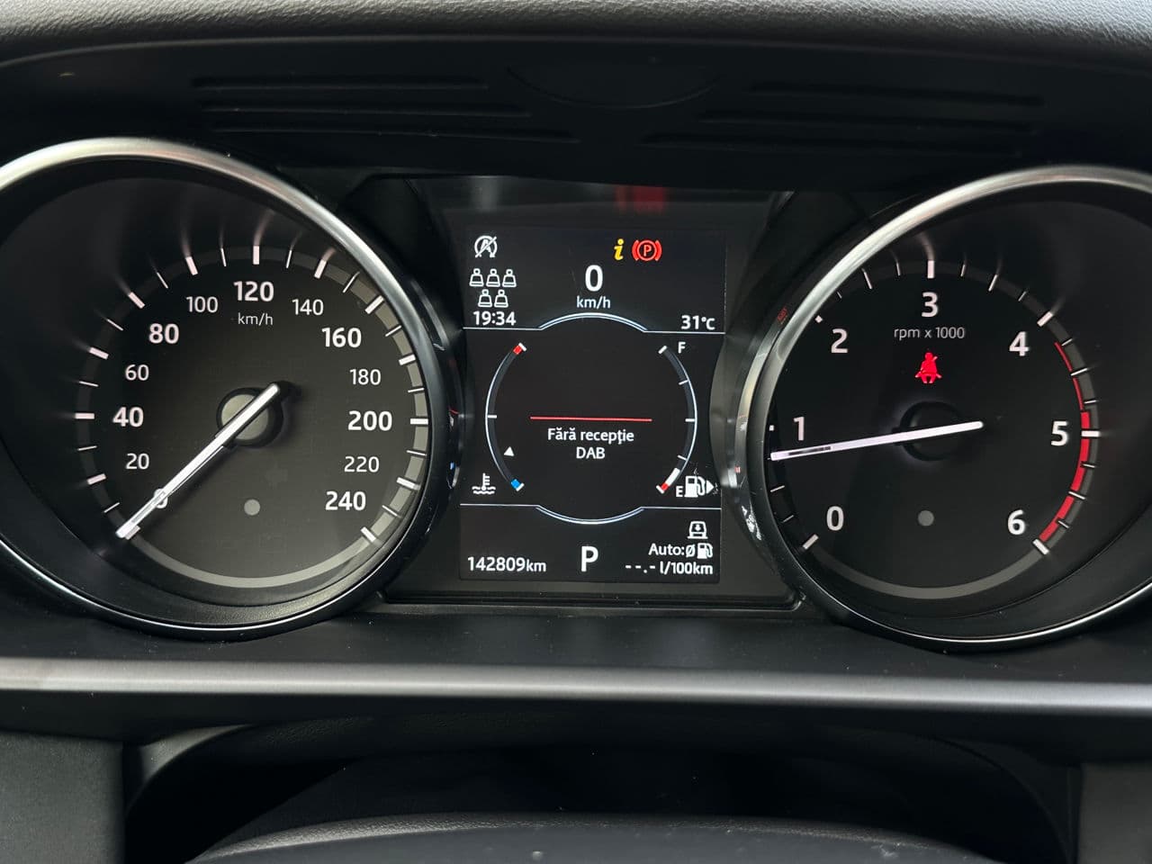 Land Rover Discovery 2019 — Миниатюра 8