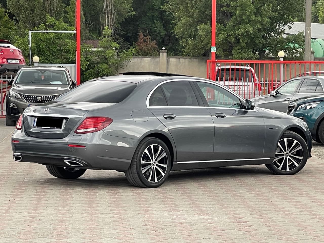 Mercedes E 300de 2019 — Миниатюра 3