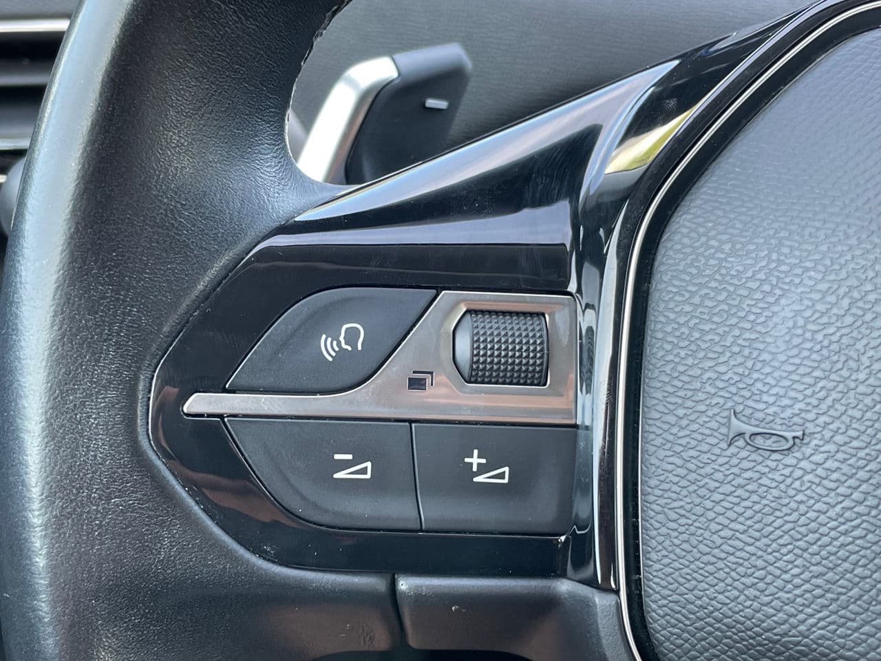 Peugeot 3008 2019 — Миниатюра 8