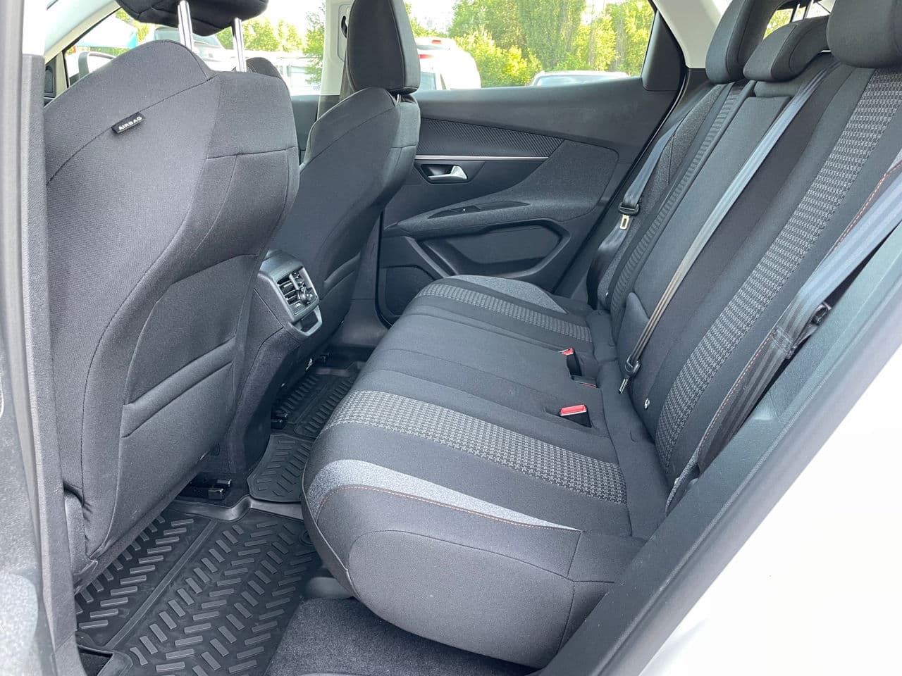 Peugeot 3008 2019 — Миниатюра 15