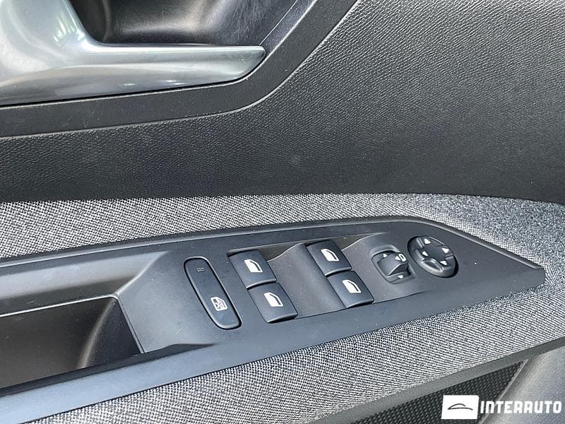 Peugeot 3008 2019 — Миниатюра 6