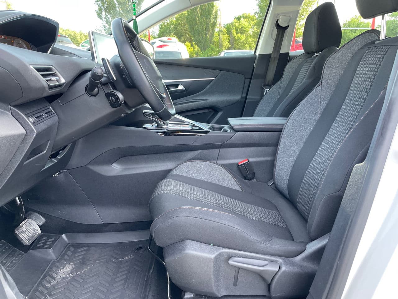 Peugeot 3008 2019 — Миниатюра 5